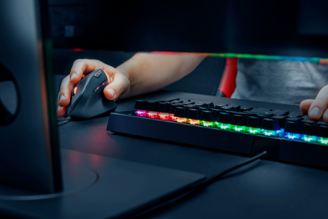 Trust Gaming、新感覚エルゴノミクスデザインの”縦型”ゲーミングマウス「GXT 144 Rexx Vertical Gaming Mouse」発表。1月25日(金)より国内取り扱い開始