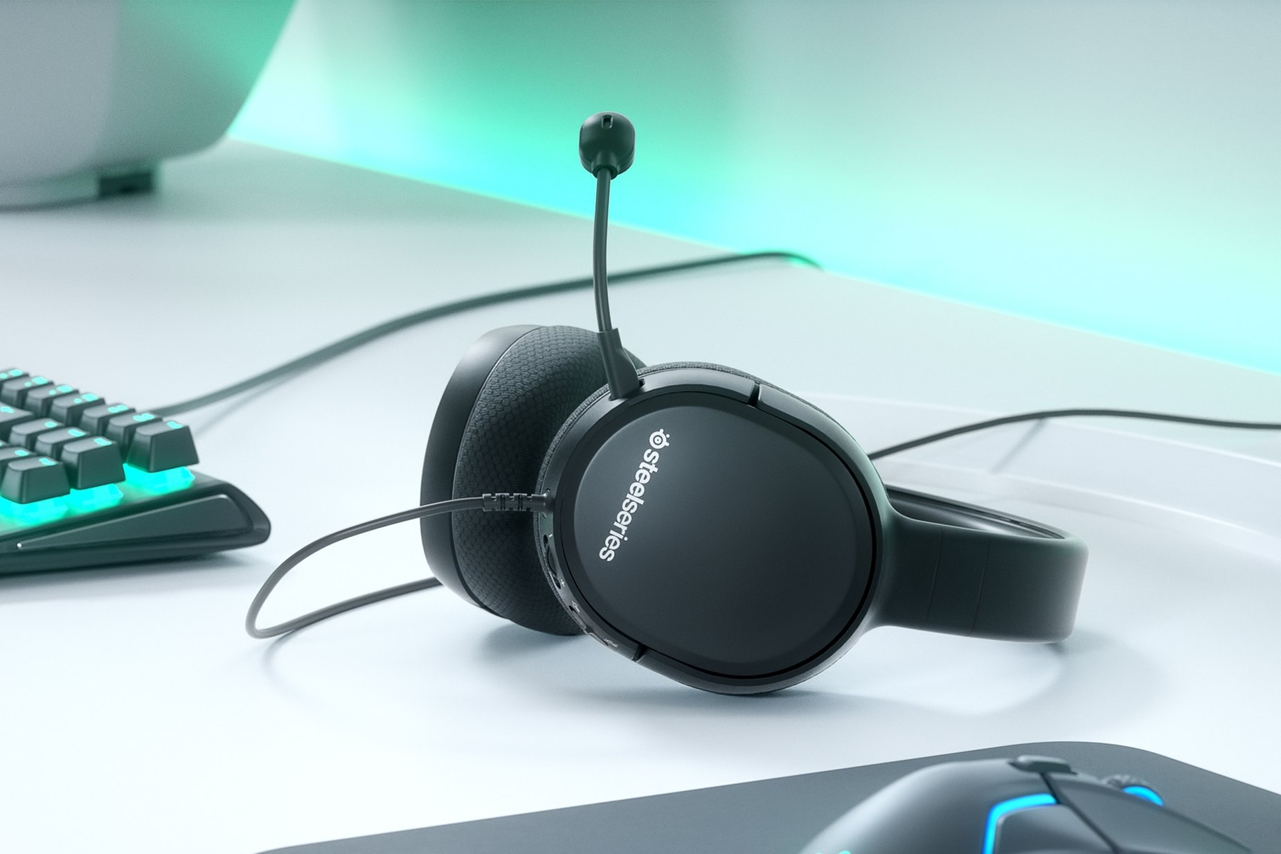 SteelSeries、エントリー向けゲーミングヘッドセット「SteelSeries Arctis 1」を8月8日(木)発売。上位モデルとドライバーは変わらず、価格は7,200円