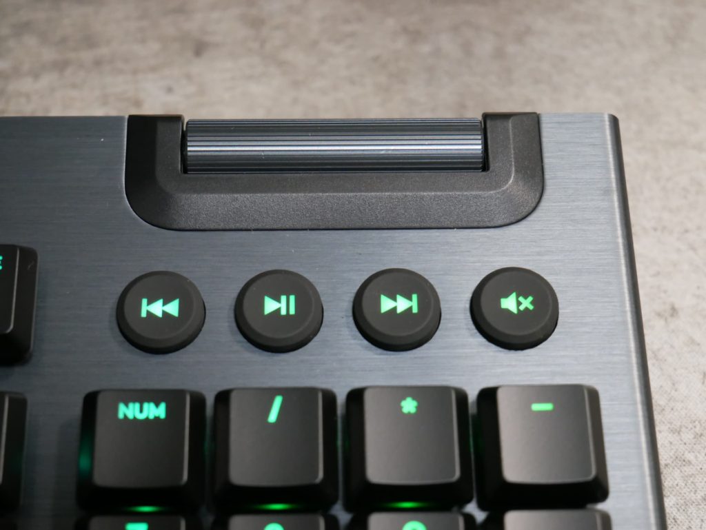 「Logicool G913」レビュー。ワイヤレス技術LIGHTSPEEDを備えた薄型ゲーミングキーボード | DPQP