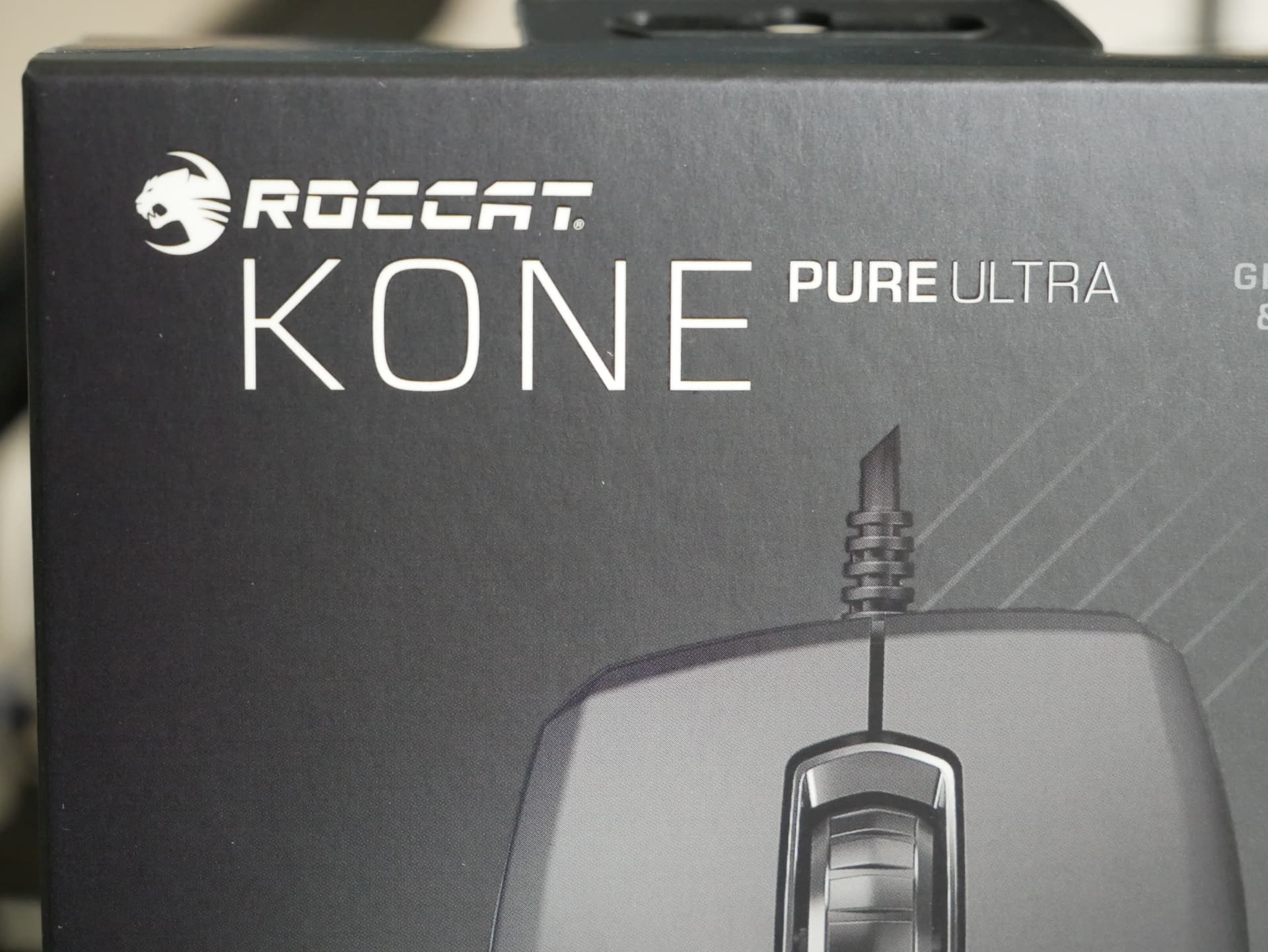 Roccat Kone Pure Ultra レビュー ただの軽量版じゃない こだわりが随所に光るkpoeの正統進化モデル Dpqp