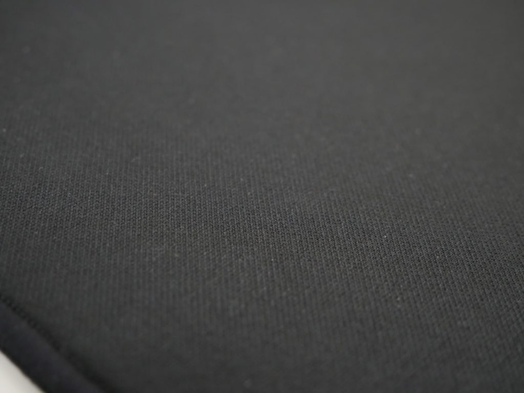 「BenQ ZOWIE G-SR」レビュー。とにかくストッピング性能に優れた布製ゲーミングマウスパッド | DPQP