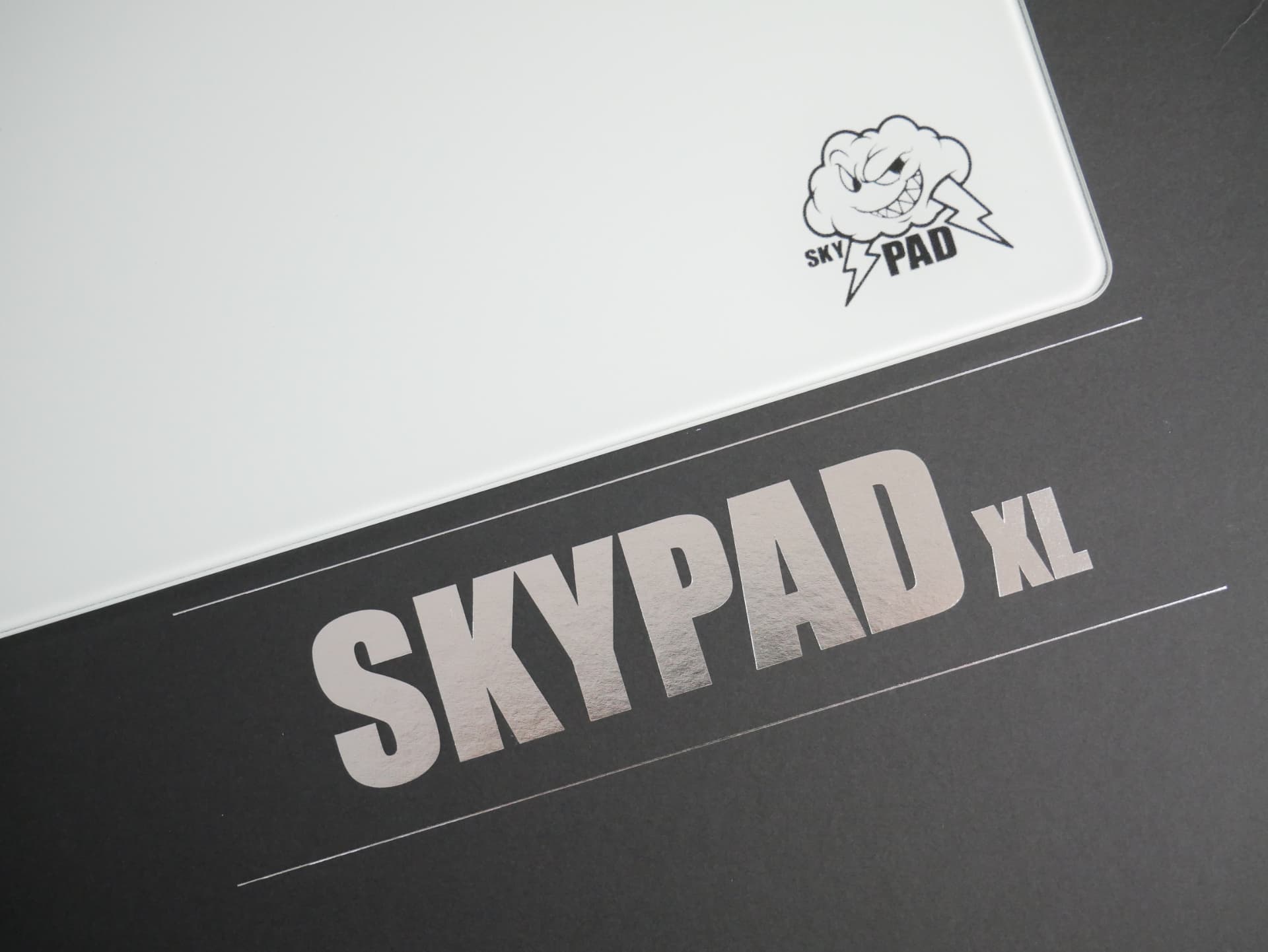 低価お買い得 SkyPAD Glass XL2.0 黒 MH7ph-m82134802821 thinfilmtech.net