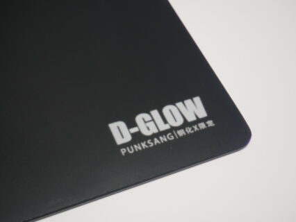 「D-GLOW 2.0」レビュー。滑走速度が極めて速く、より薄くなったガラス製マウスパッド