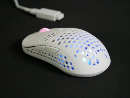 「Xtrfy M42 Wireless」レビュー。小型設計かつ形状を2タイプから選択できる無線ゲーミングマウス
