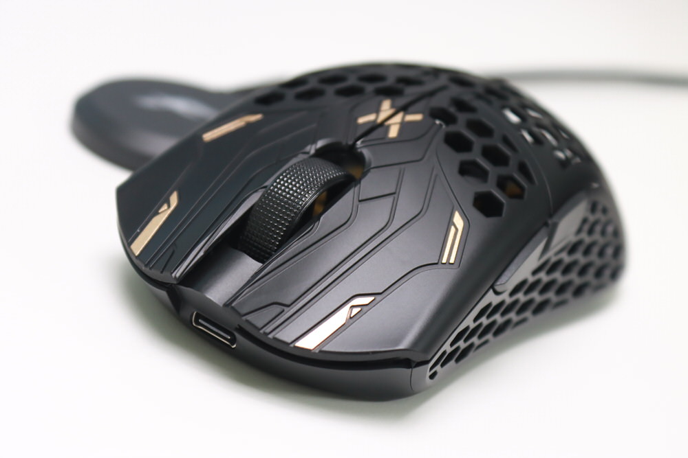 Finalmouse Ultralight X Lion レビュー